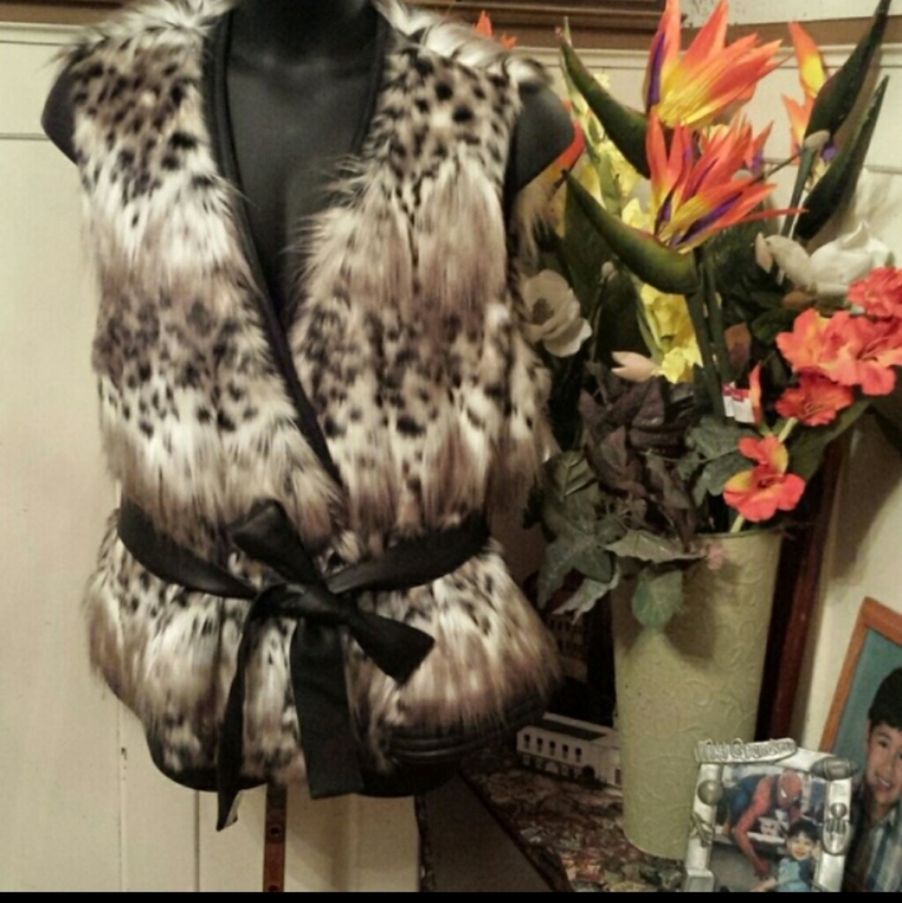 JUNE AMBROSE FAUX FUR VEST 2X